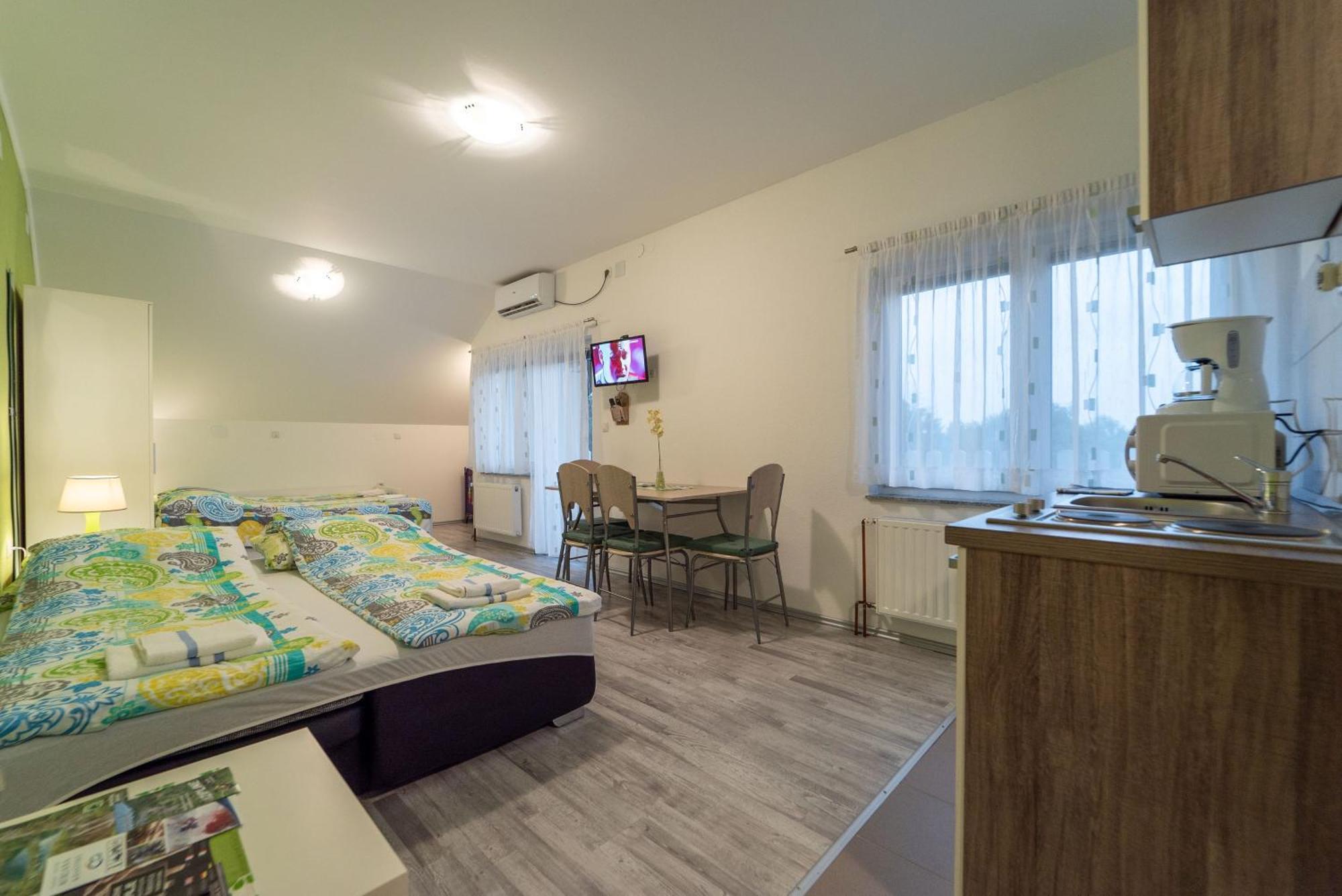 Studio Apartments Ante 拉科维察 外观 照片